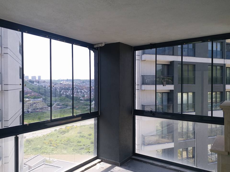 Cam Balkon